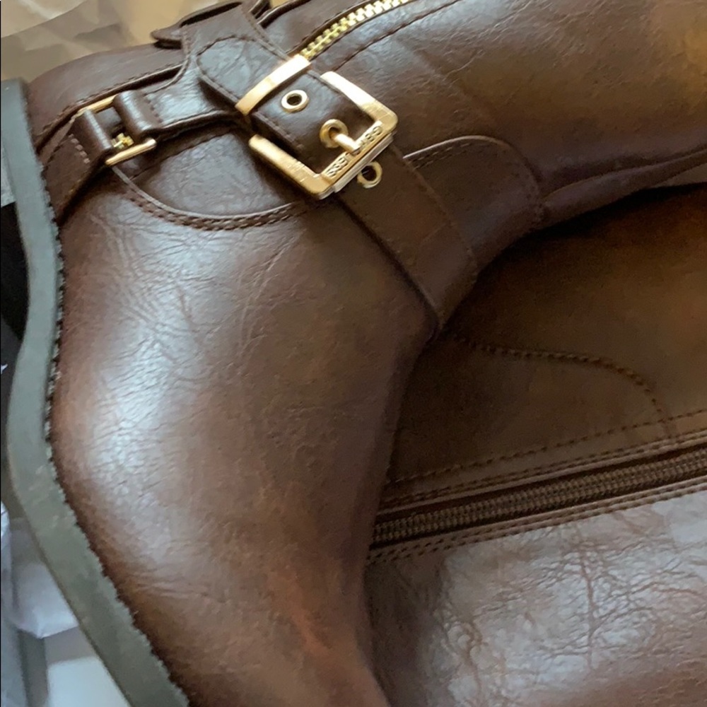 Guess boots